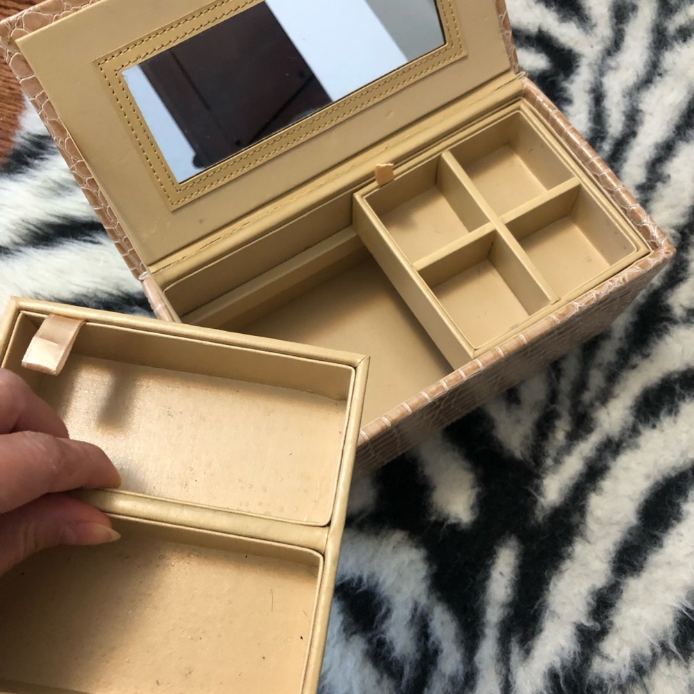 Jewelry Box - Alligator Pattern in Beige Color